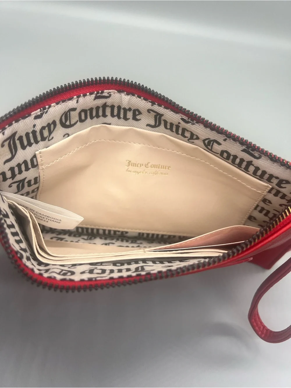 Juicy couture heart to heart wristlet